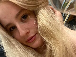 ElvinaHadwin's Blonde live cam girls Profile Image